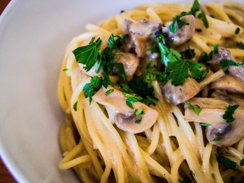 spaghetti-with-mushrooms-garlic-and-oil-recipe